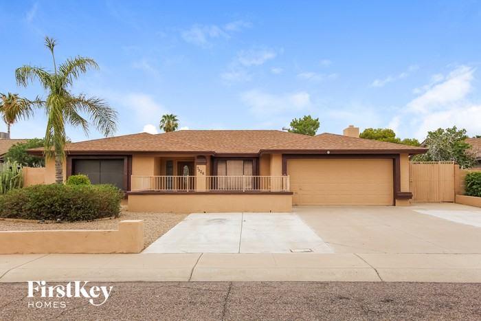 7326 W Jenan Dr - Photo 2 of 15