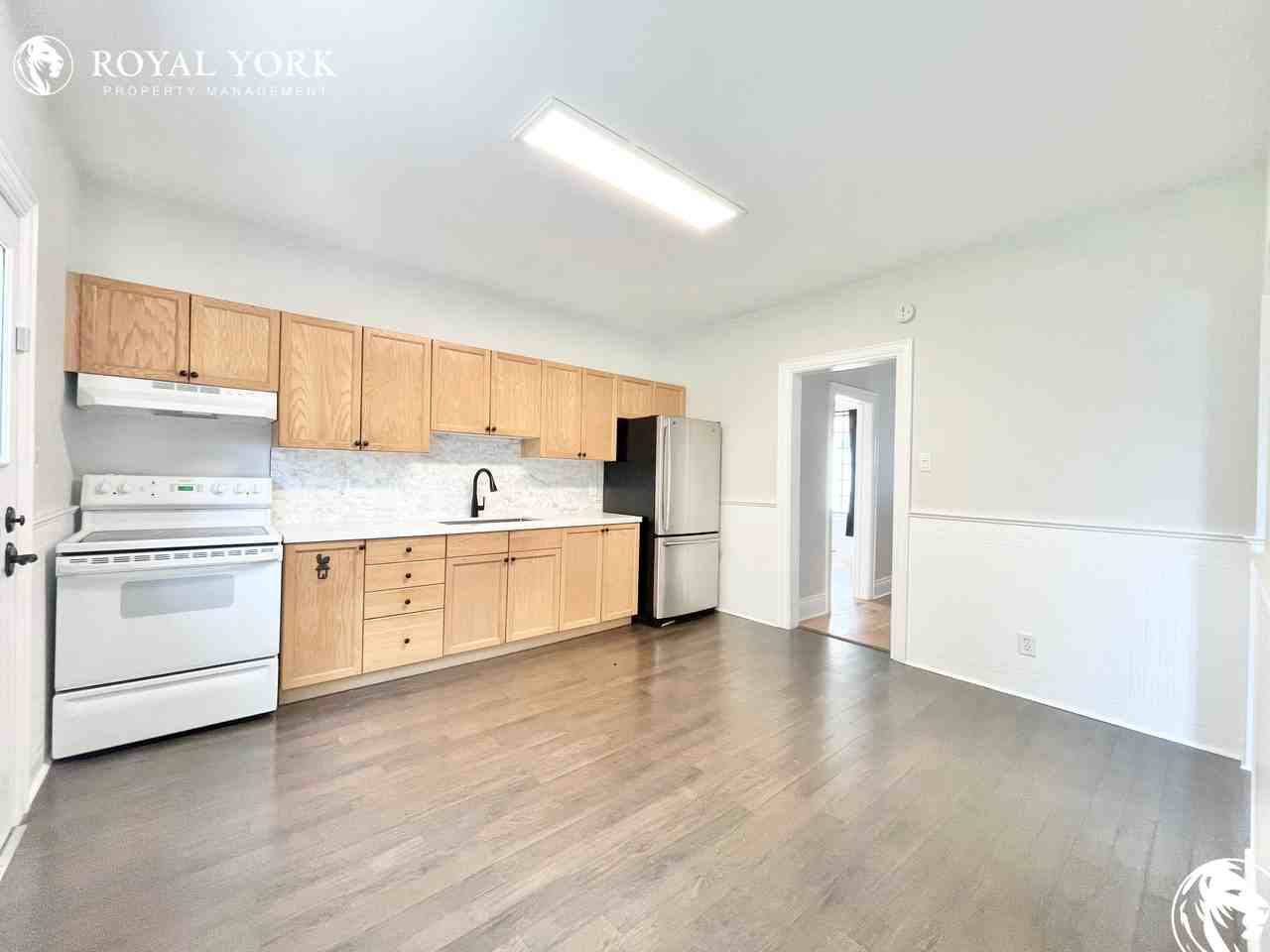 92 Nassau St - Photo 3 of 37