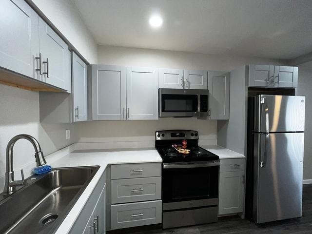 1130 E Grovers Ave - Photo 4 of 24