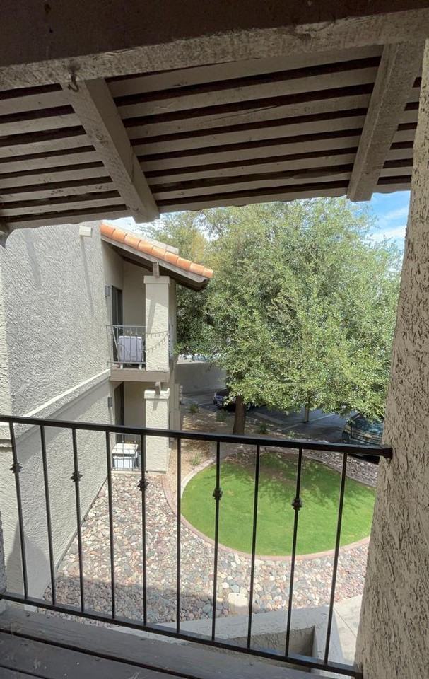 1130 E Grovers Ave - Photo 7 of 24