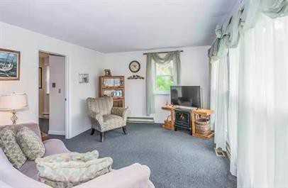 36 Michelle Ln - Photo 2 of 10