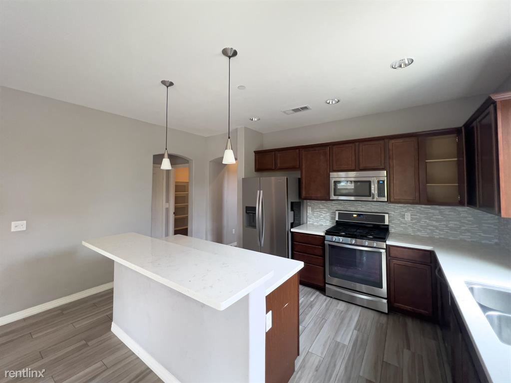 80025 Silver Sage Ln - Photo 2 of 10