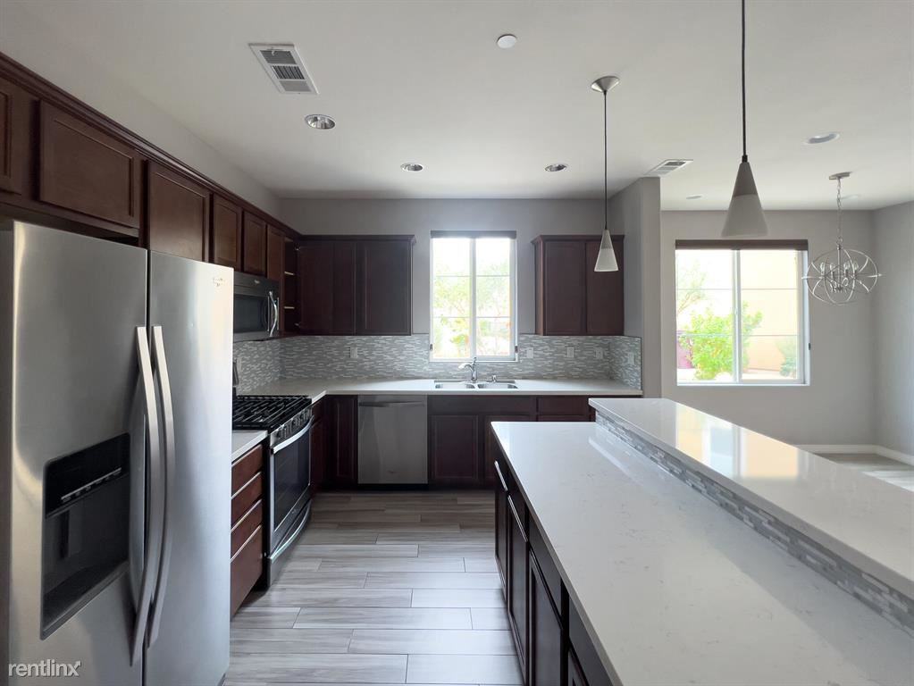 80025 Silver Sage Ln - Photo 3 of 10