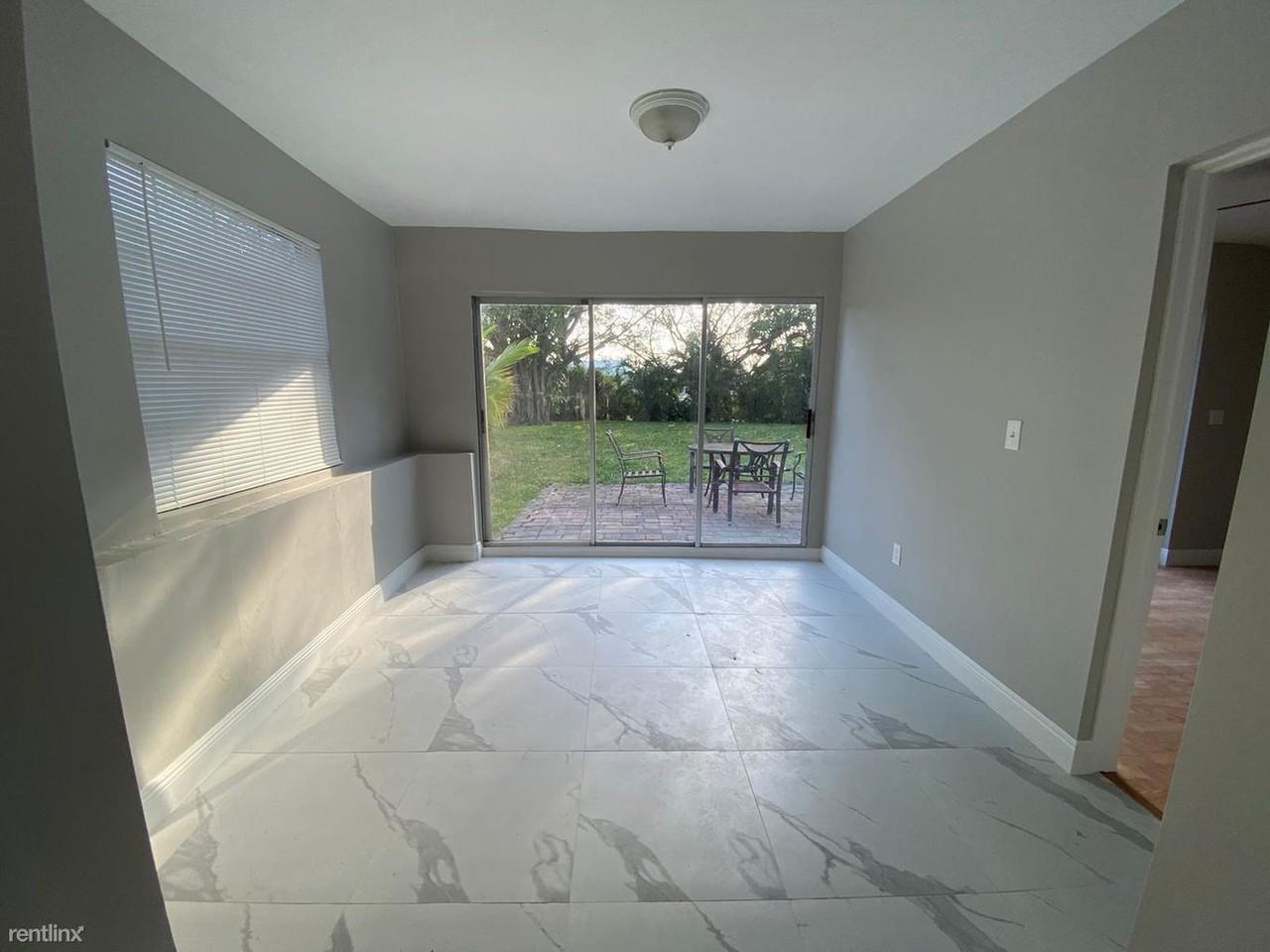 1128 Sw 26th Ave - Photo 3 of 13