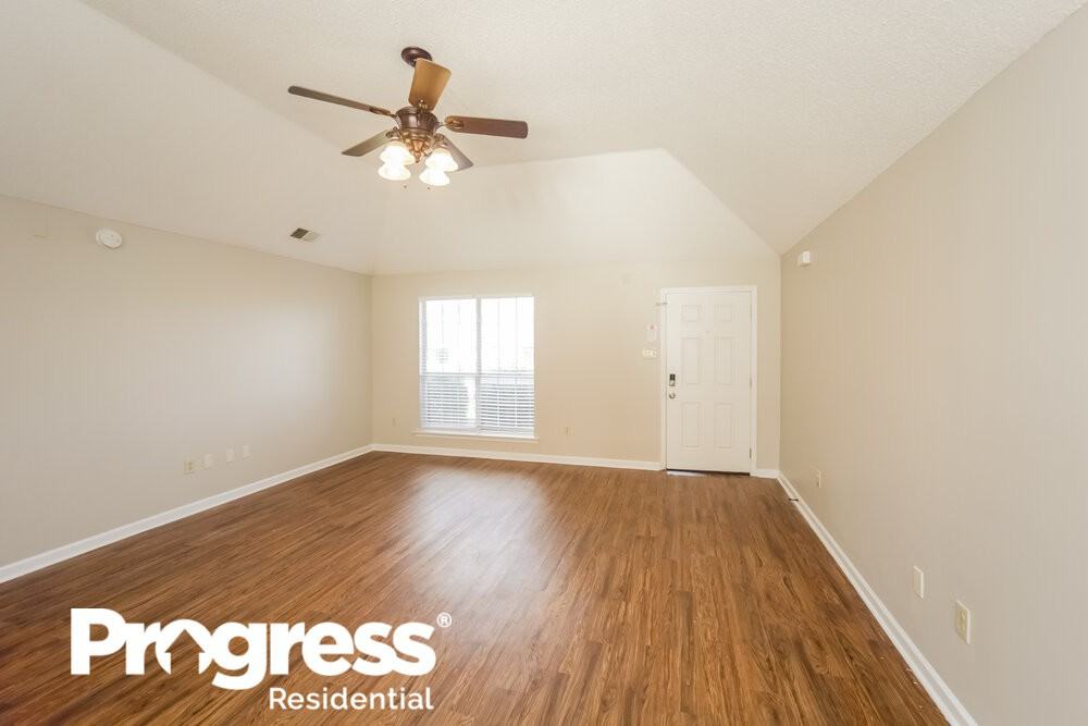 7203 Fox Creek Dr - Photo 4 of 16