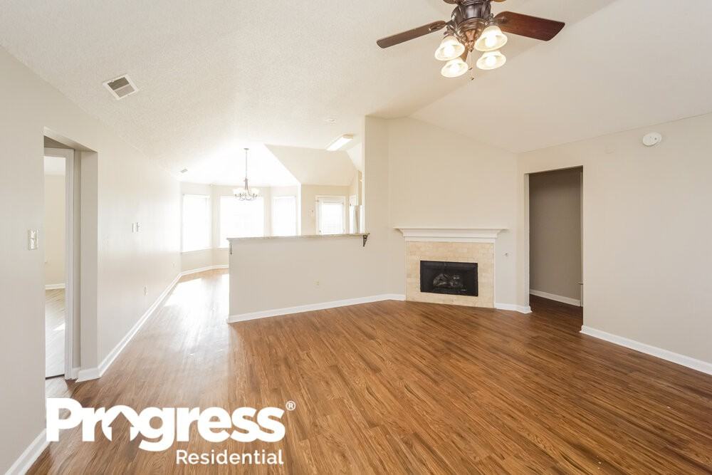 7203 Fox Creek Dr - Photo 5 of 16