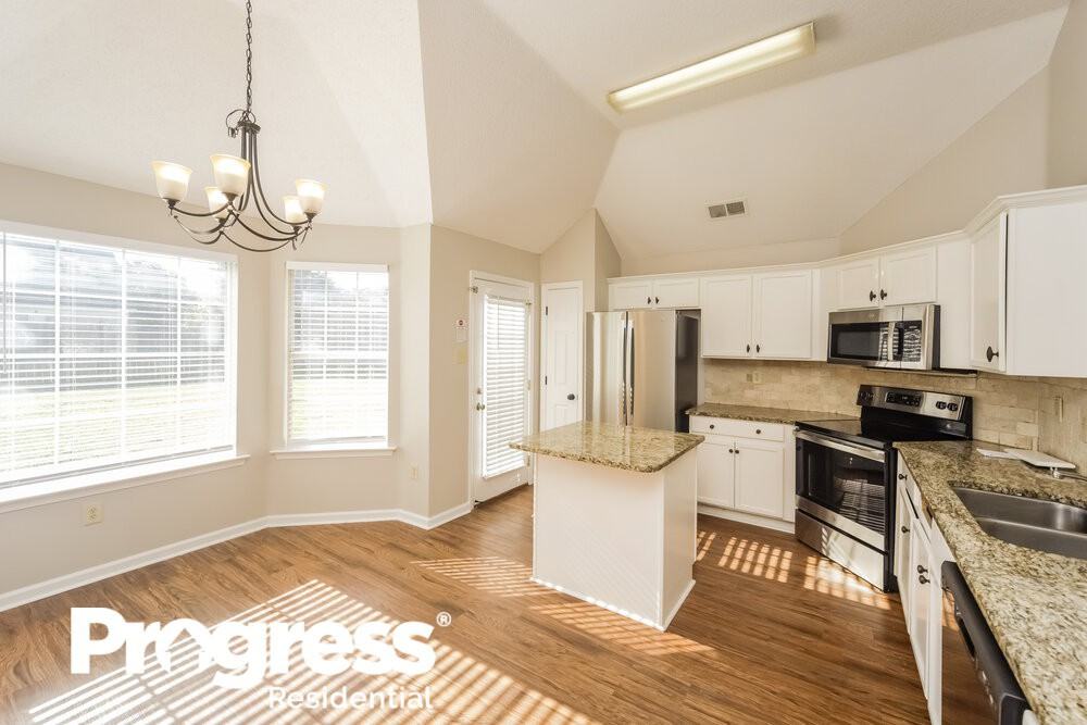 7203 Fox Creek Dr - Photo 7 of 16