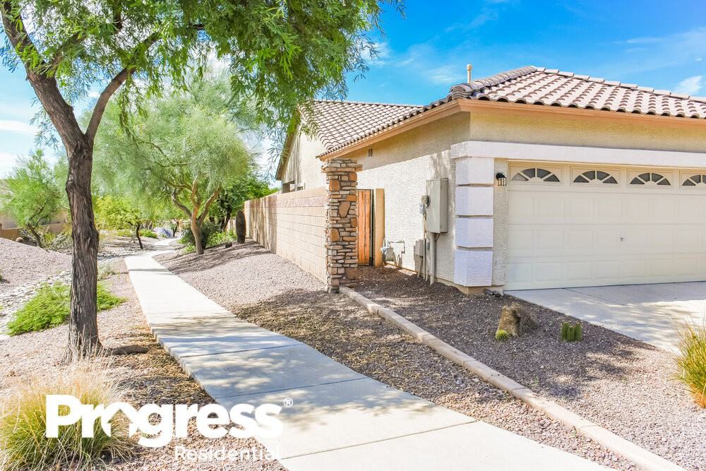 2553 W Brilliant Sky Dr - Photo 3 of 17