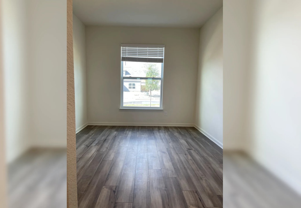 13713 Roosevelt Arch Dr - Photo 3 of 10
