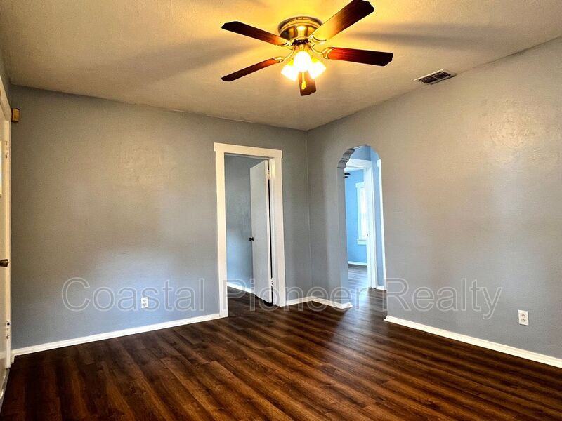 1603 E 29th Ave - Photo 5 of 18