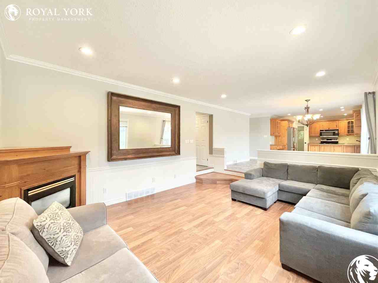 303 Woolwich St - Photo 2 of 49