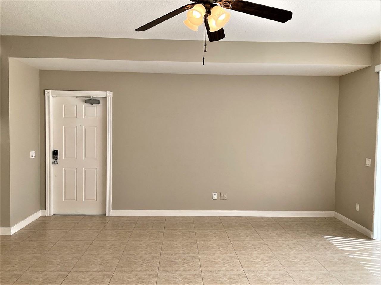 2076 Tigris Dr - Photo 2 of 11