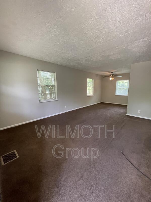 3523 N Butler Ave - Photo 2 of 10