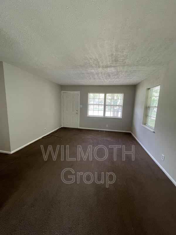 3523 N Butler Ave - Photo 3 of 10