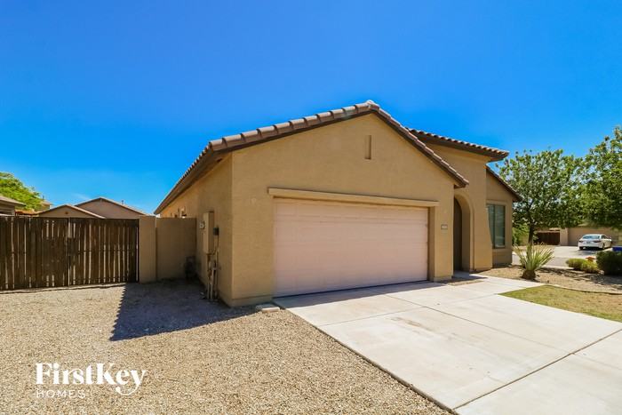 10725 W Jefferson St - Photo 2 of 15