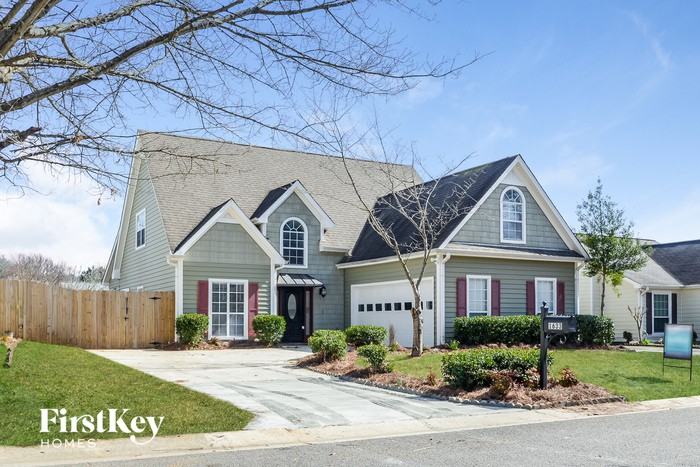 1633 Windsor Ln - Photo 2 of 15