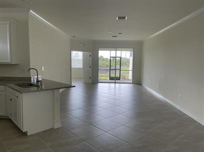 17765 Woodland Ct - Photo 2 of 4