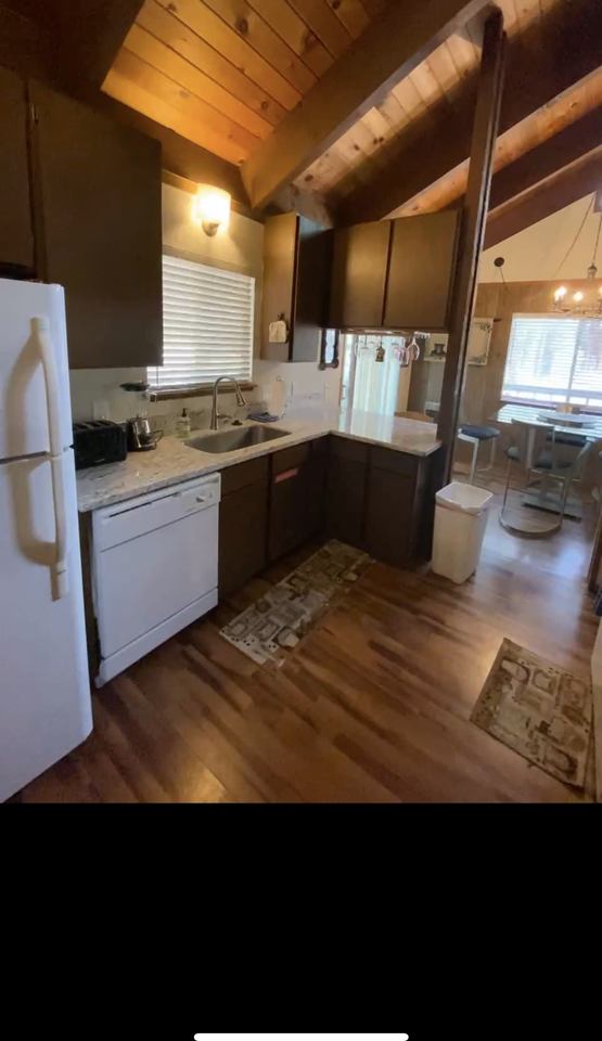 1354 Herbert Ave #1 - Photo 5 of 11
