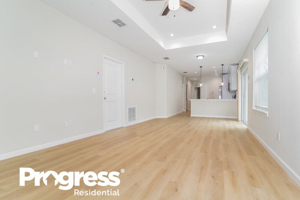 1910 Virginia Ave - Photo 3 of 16