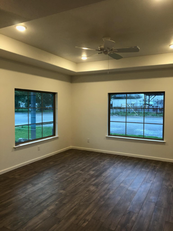 309 N Polk St - Photo 2 of 6