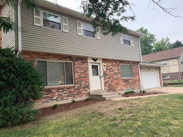 6702 S Downing Cir E - Photo 2 of 29