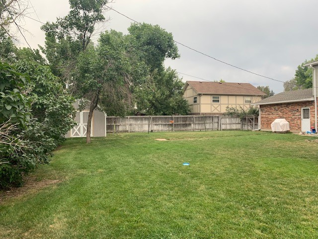 6702 S Downing Cir E - Photo 3 of 29