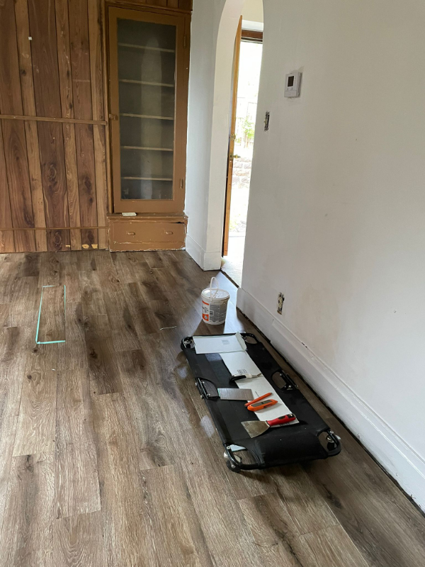 610 Middle Ave - Photo 3 of 33