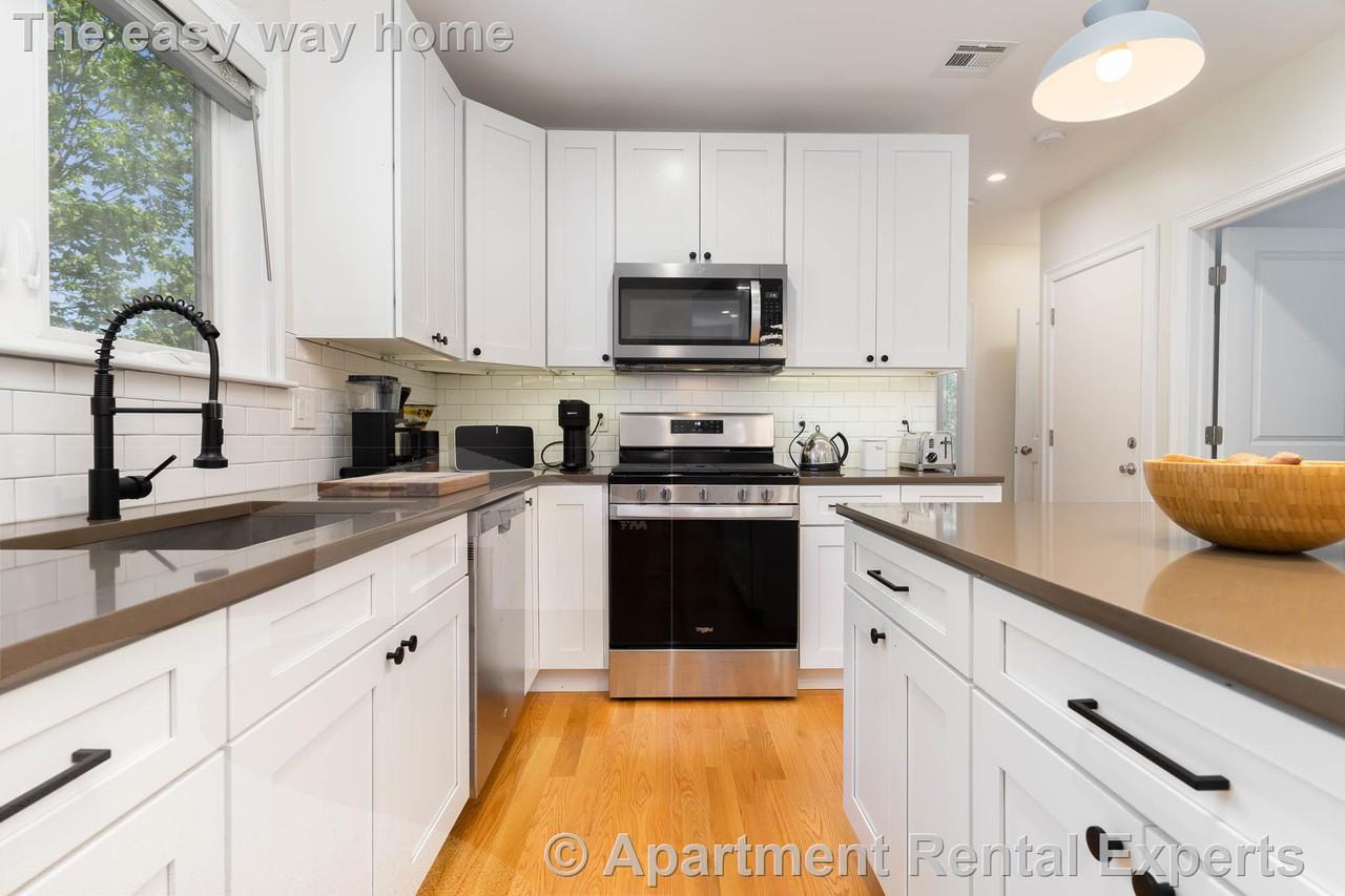 26R James St - Photo 2 of 26