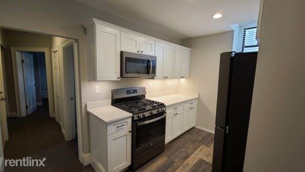 1058 Beacon St - Photo 3 of 5