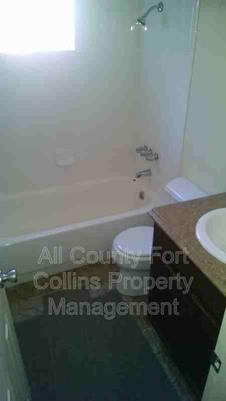 1108 Baker St #C - Photo 3 of 14