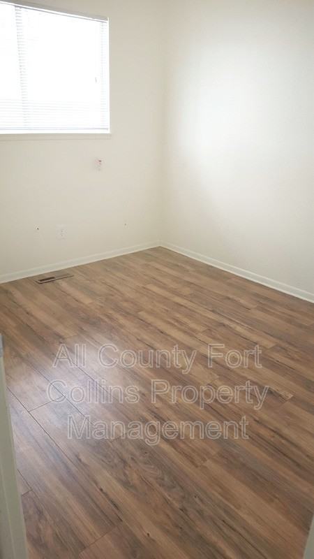 1108 Baker St #C - Photo 6 of 14