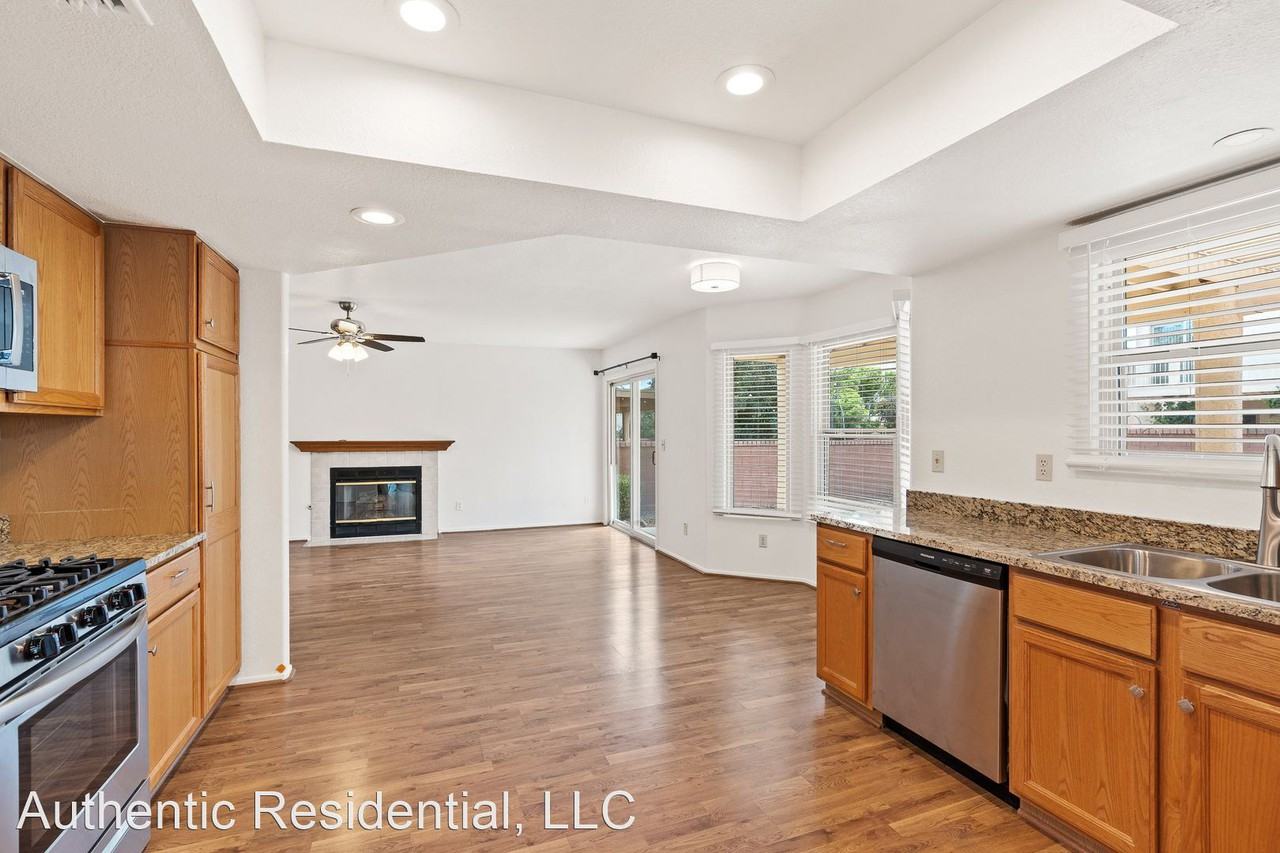 10357 N Mineral Spring Ln - Photo 3 of 21