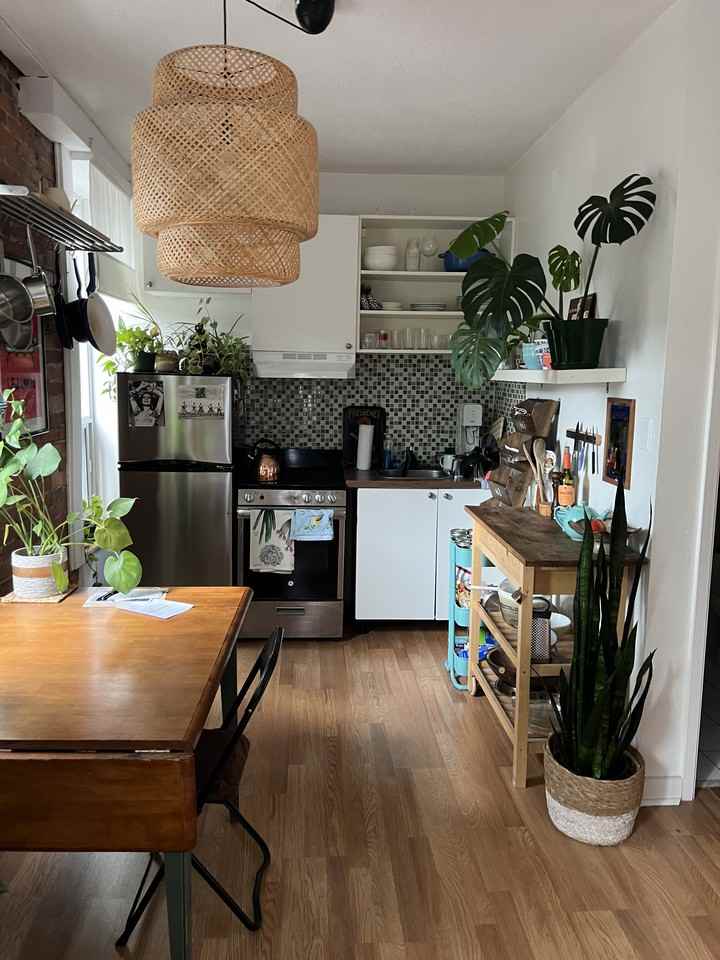 Gladstone Suites Apartments 225 Gladstone Ave, Toronto, ON M6J 3L5