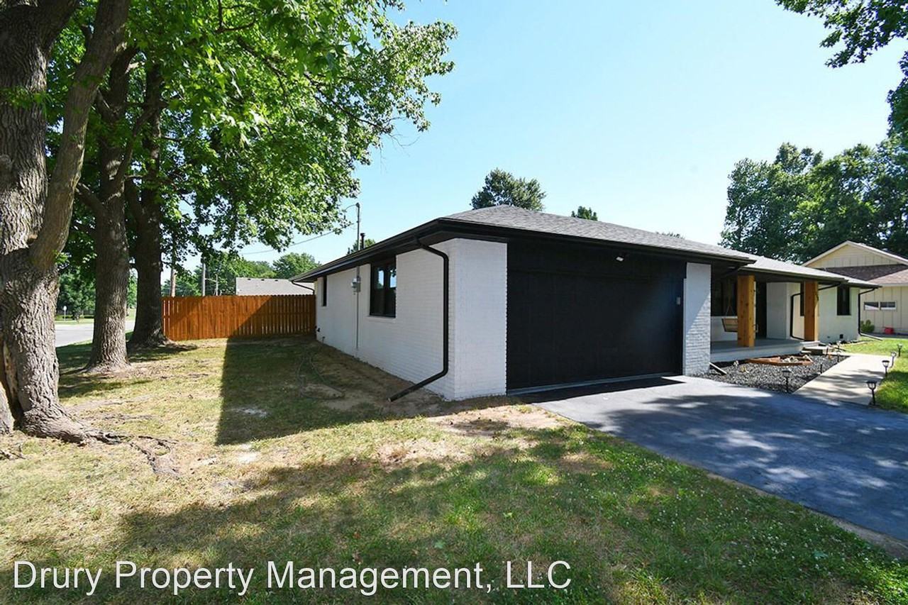 213 W Aven Ave - Photo 2 of 27