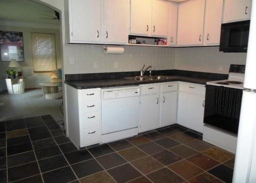 30069 Robert St - Photo 3 of 24