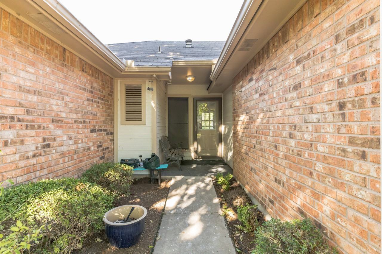 917 Filly Ln - Photo 2 of 25