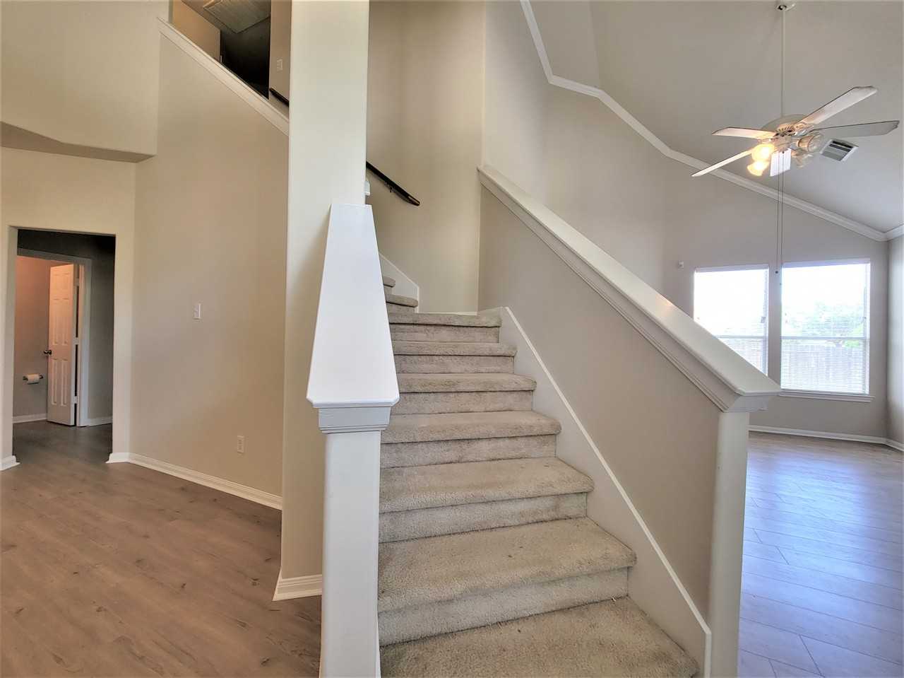 16302 Sitella Ct - Photo 2 of 11