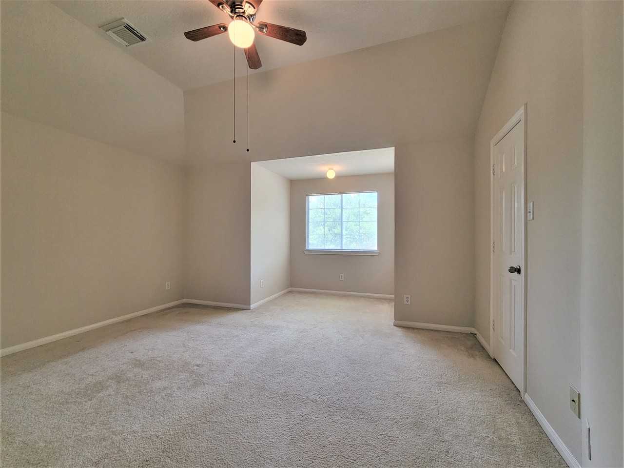 16302 Sitella Ct - Photo 6 of 11