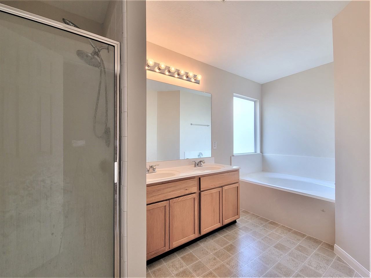 16302 Sitella Ct - Photo 7 of 11