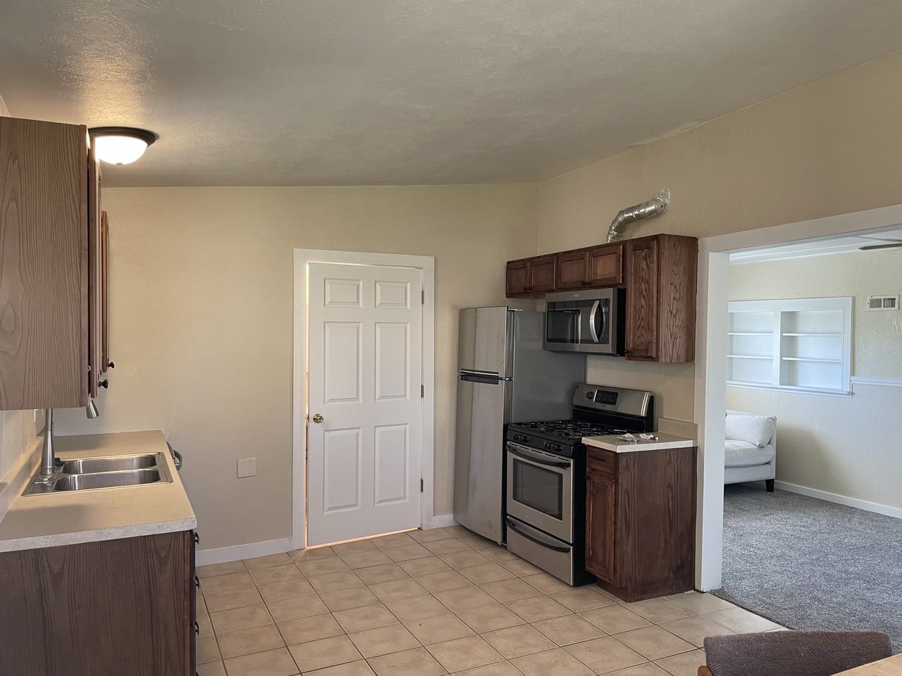 109 Elbow Ct - Photo 3 of 12