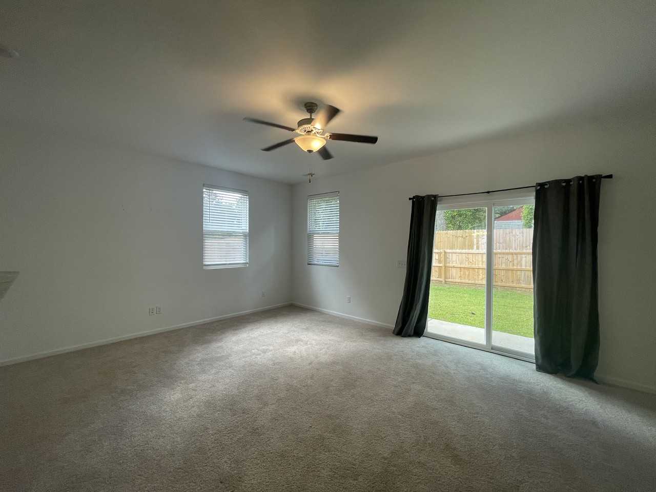 152 Spencer Cir - Photo 3 of 10