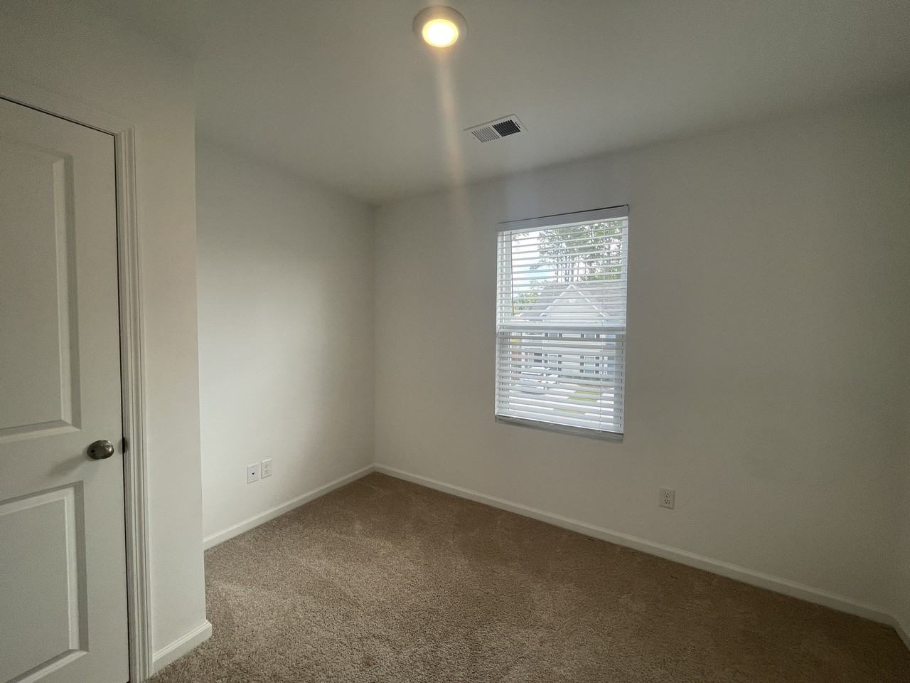 152 Spencer Cir - Photo 6 of 10