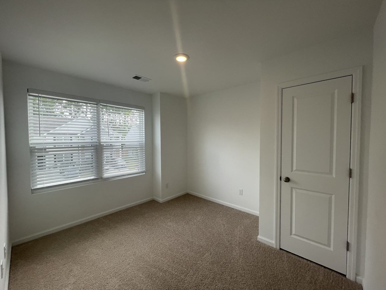 152 Spencer Cir - Photo 7 of 10