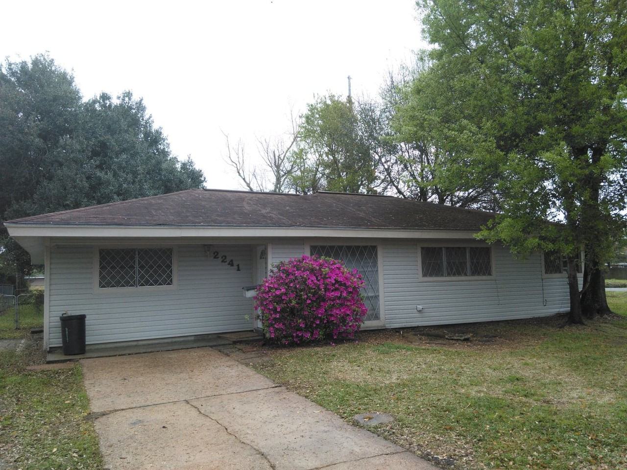 2241 14th St - Photo 2 of 50