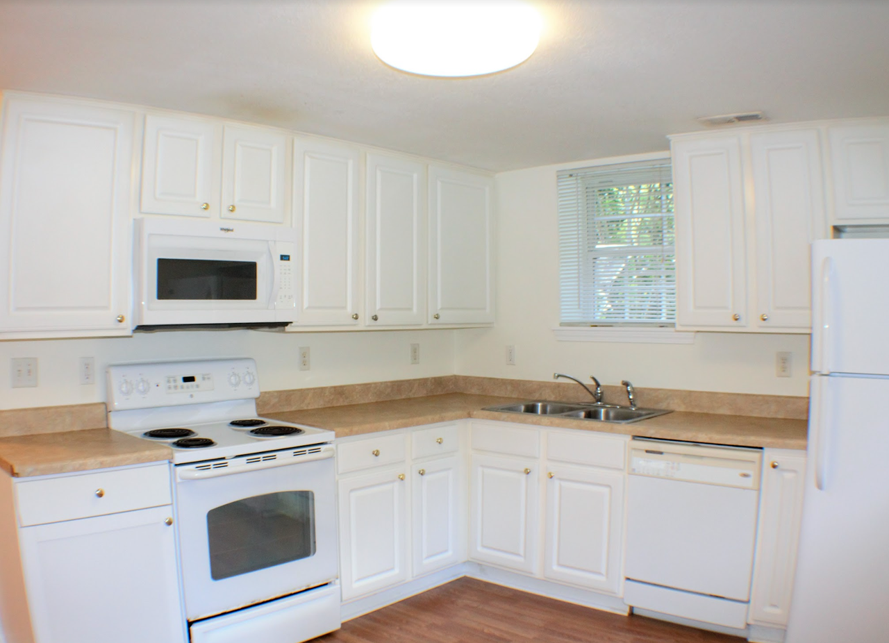 1416 Highland Ave - Photo 3 of 17