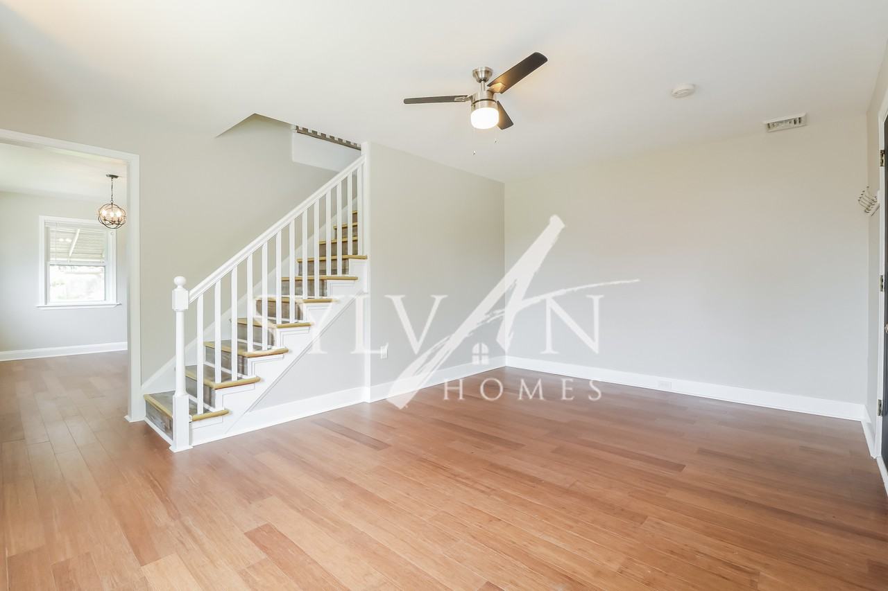921 N Hill Rd - Photo 2 of 15