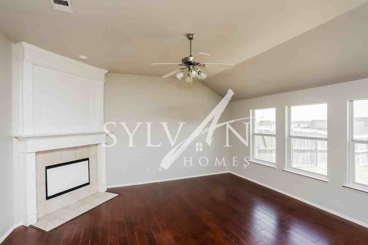 1544 Vermont Ave - Photo 2 of 13