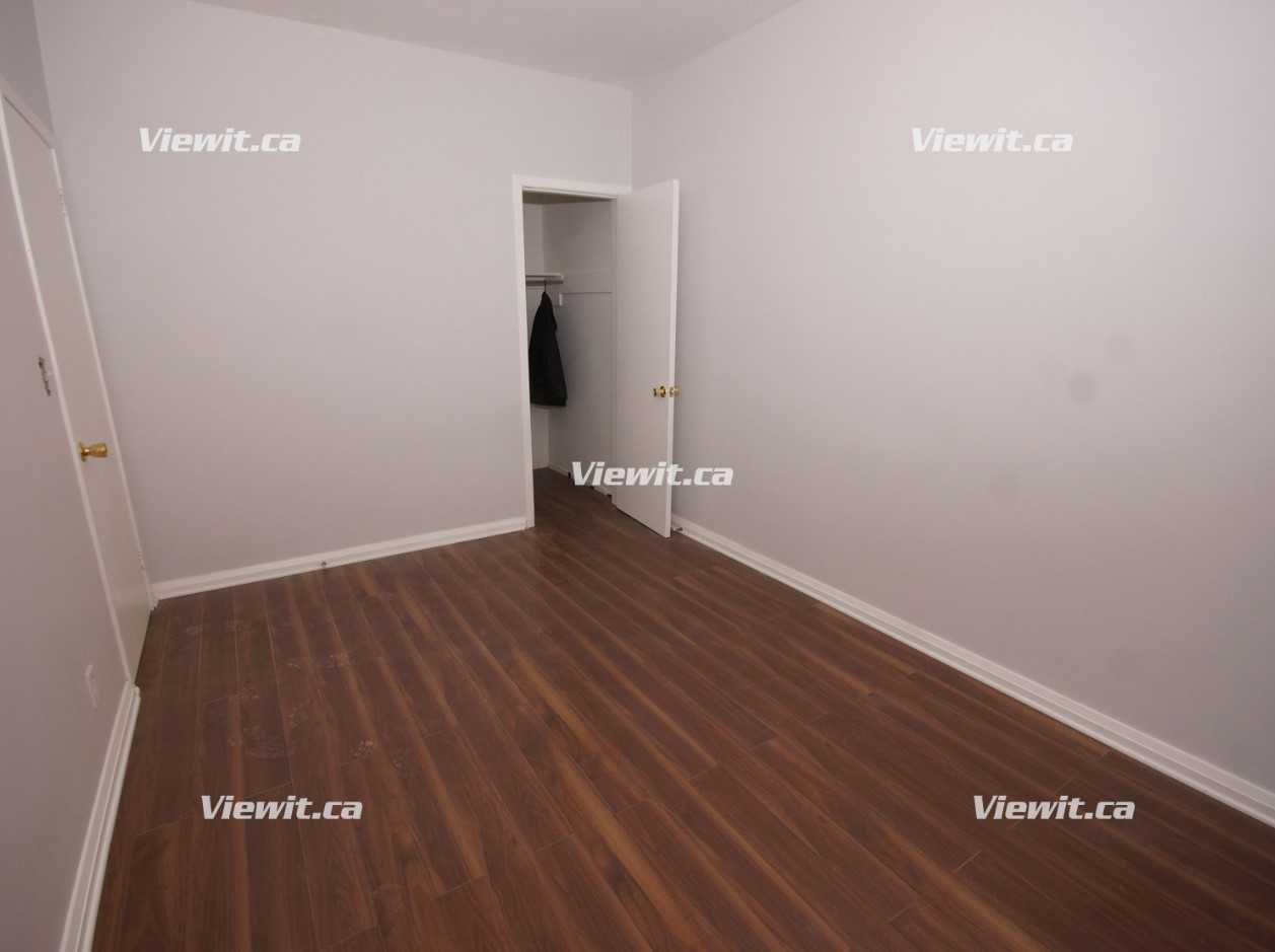 704 Lansdowne Ave - Photo 3 of 11