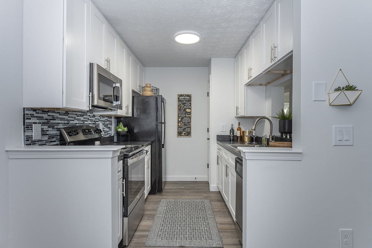 Galbraith Pointe Apartments and Townhomes - Photo 3 of 55