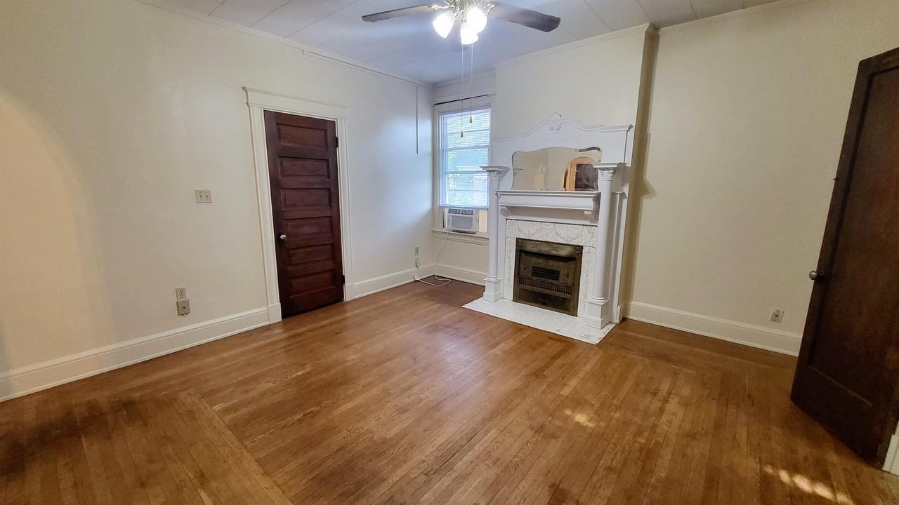 3724 Lovell Ave #3 - Photo 3 of 16